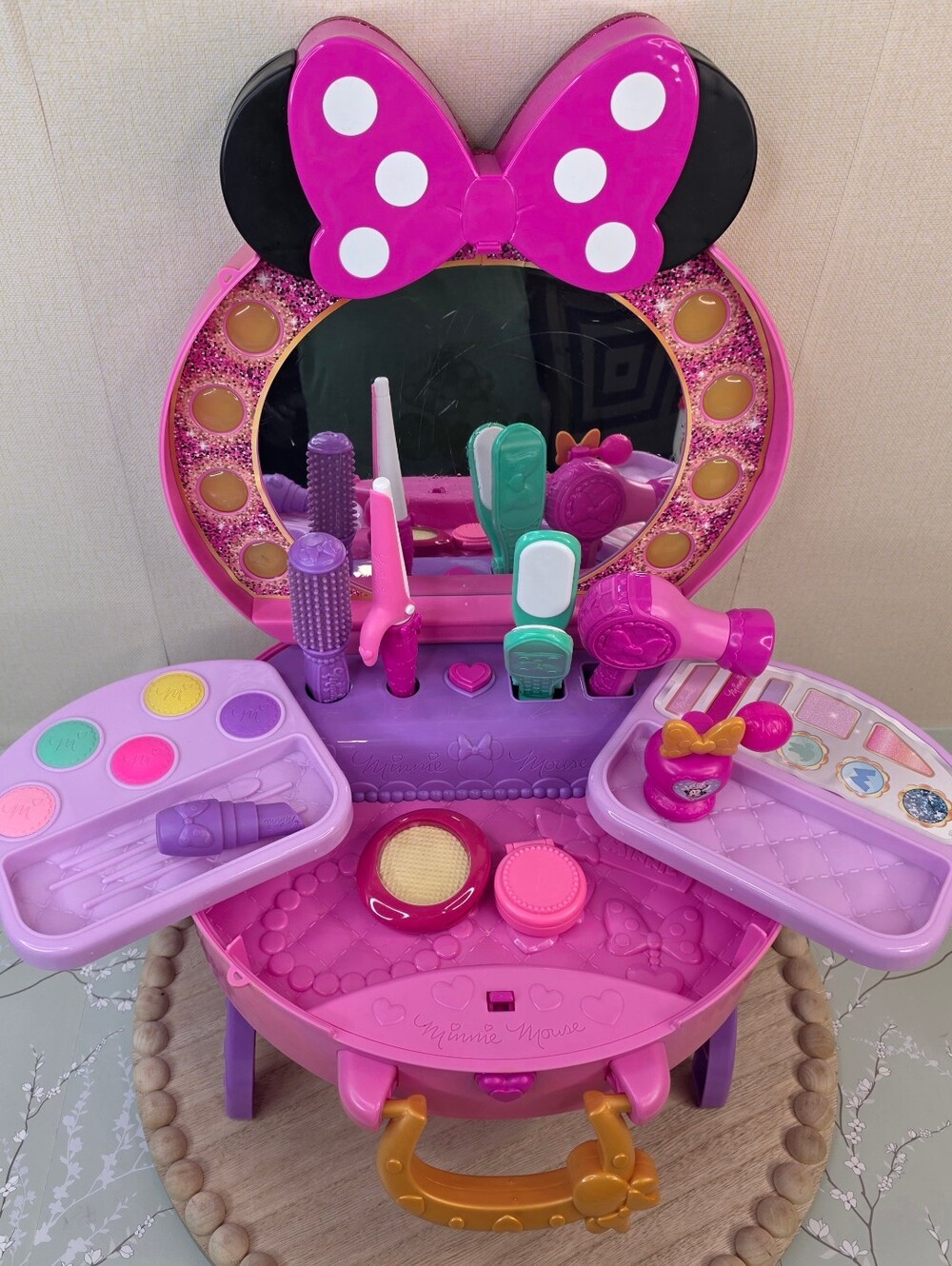 Disney Minnie Mouse Get Glam Magical Vanity